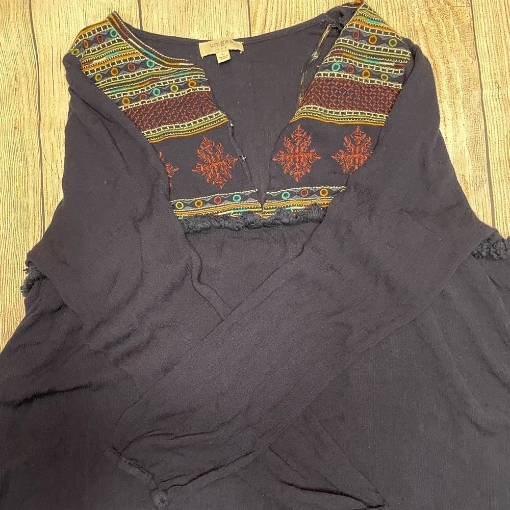 COPY - Umgee embroidered long sleeve top size Large